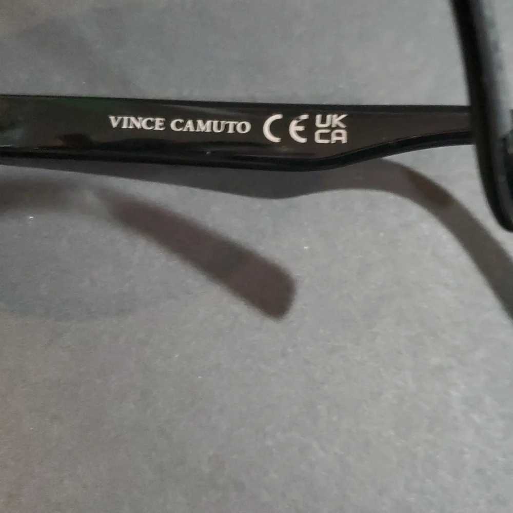 Vince Camuto vc1061 black and Gray multi fade lens sunglasses new‎